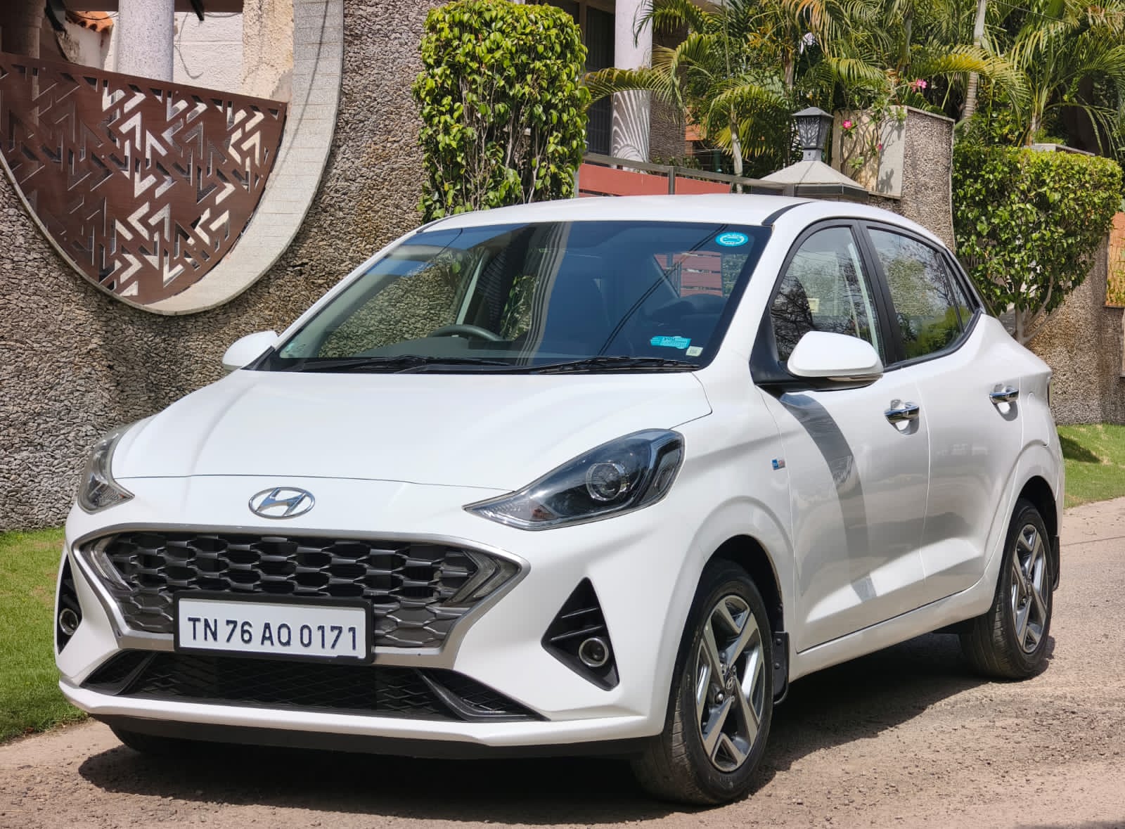 Hyundai Aura - Image 2