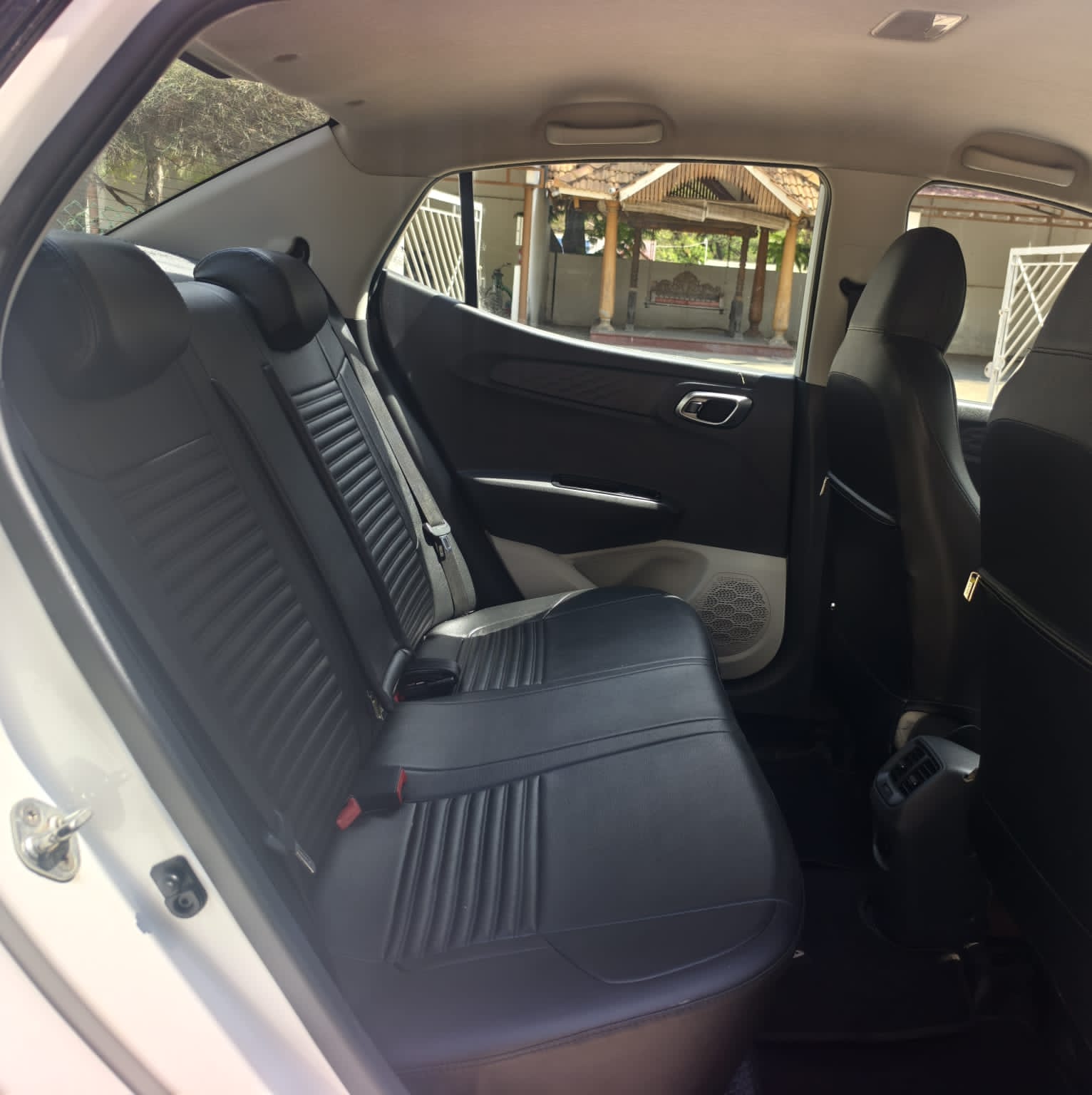 Hyundai Aura - Image 7