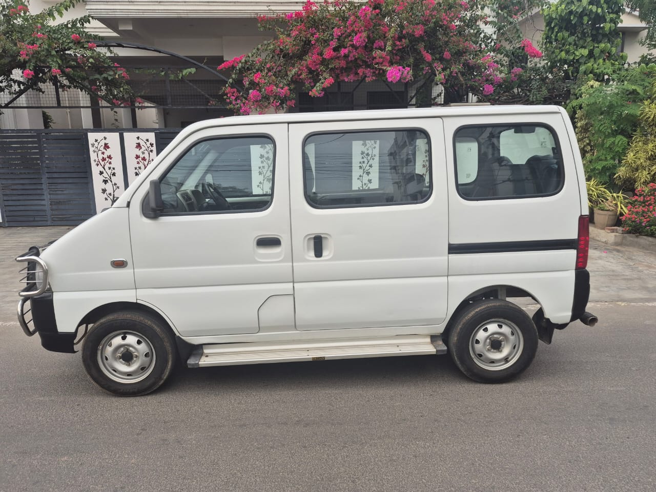 Maruti Suzuki Eeco - Image 3