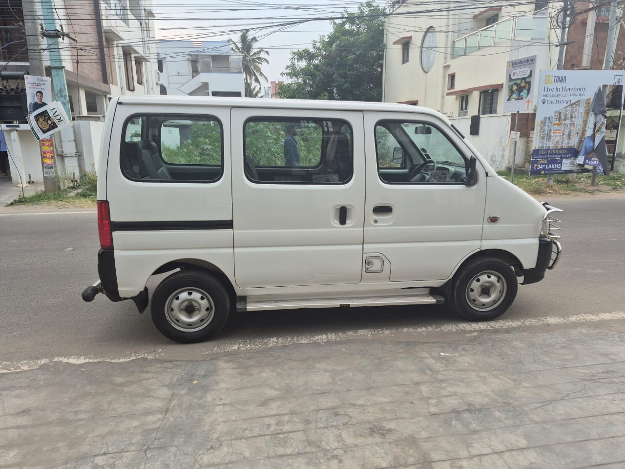 Maruti Suzuki Eeco - Image 2