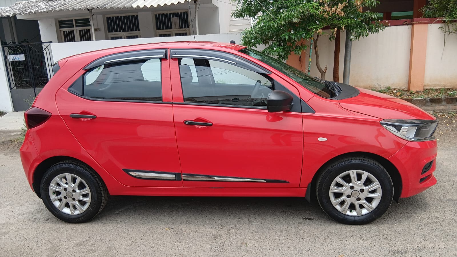 Tata Tiago - Image 5