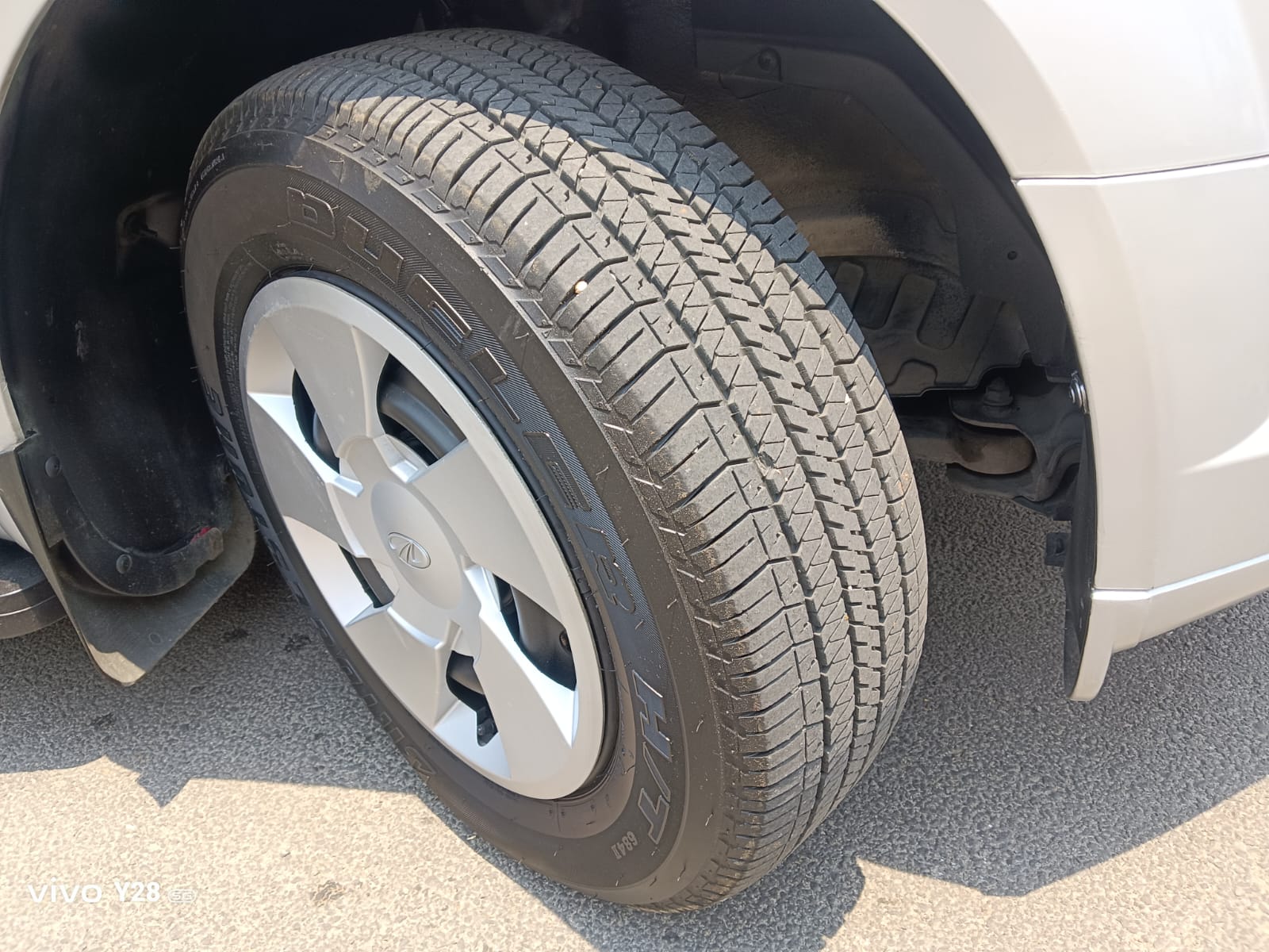 Mahindra XUV500 - Image 9