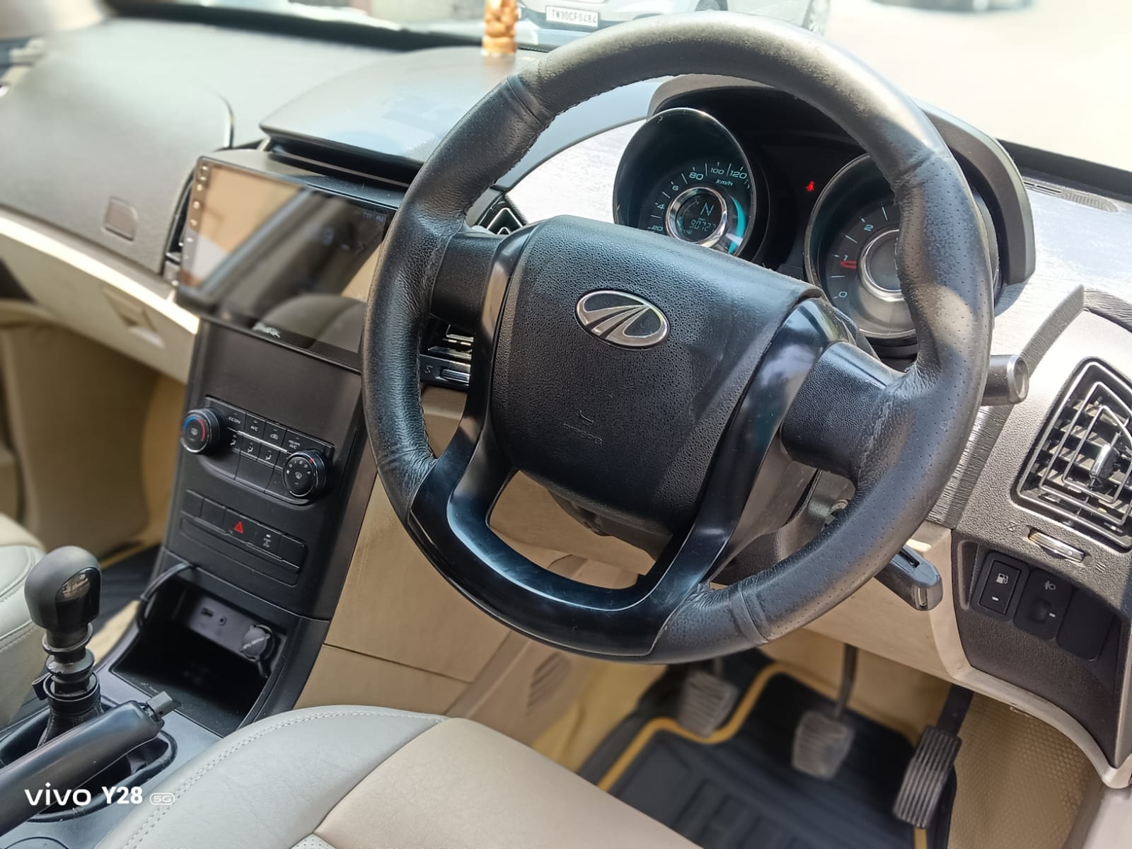 Mahindra XUV500 - Image 6