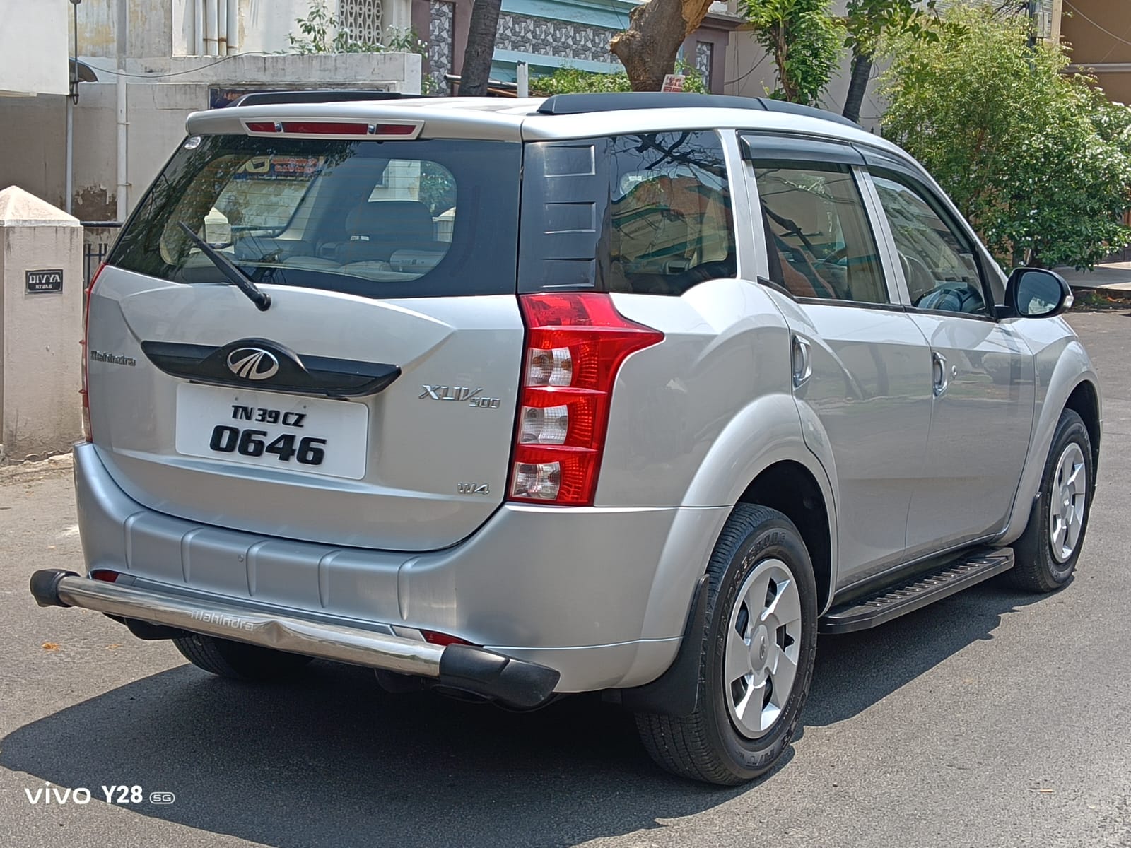 Mahindra XUV500 - Image 3