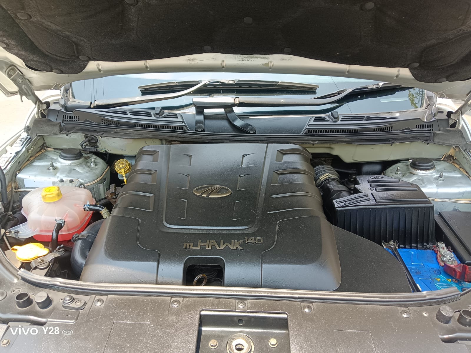 Mahindra XUV500 - Image 8