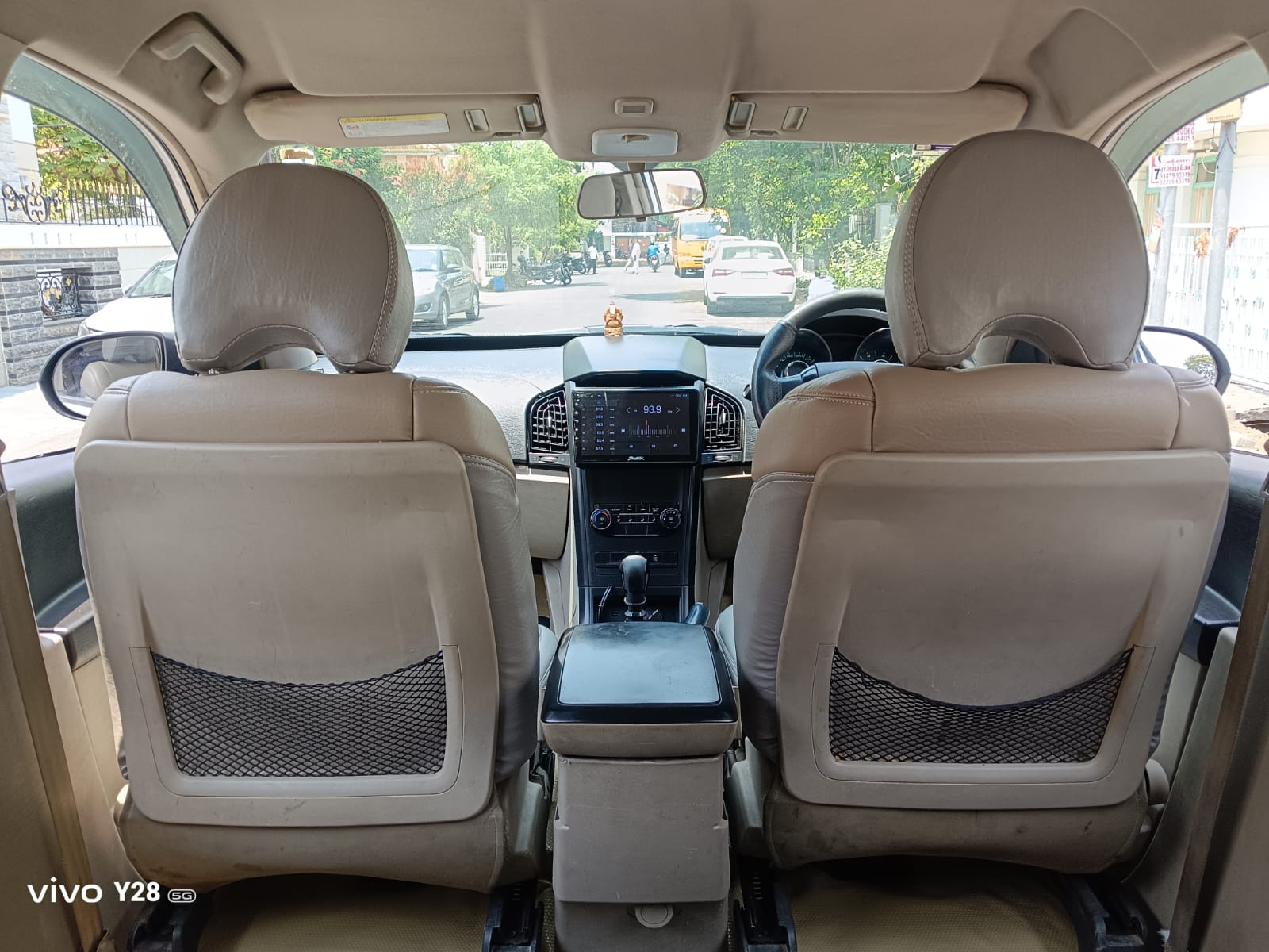 Mahindra XUV500 - Image 14