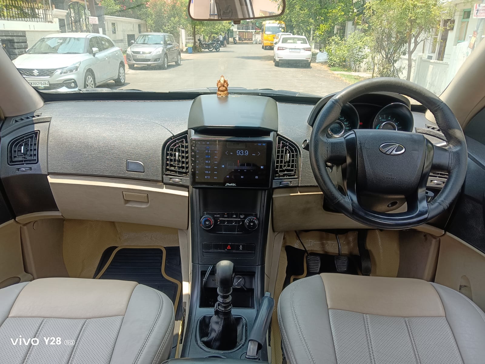 Mahindra XUV500 - Image 12