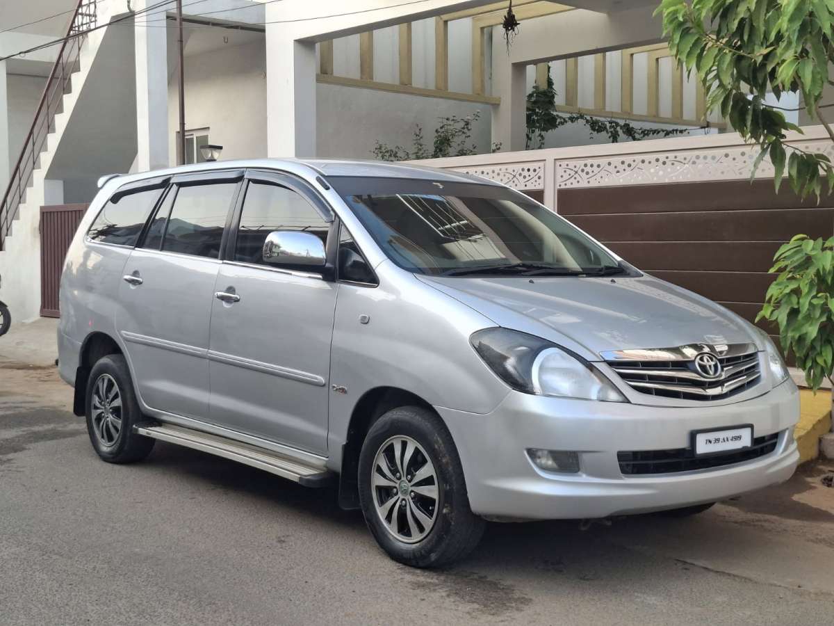 Toyota Innova - Image 2
