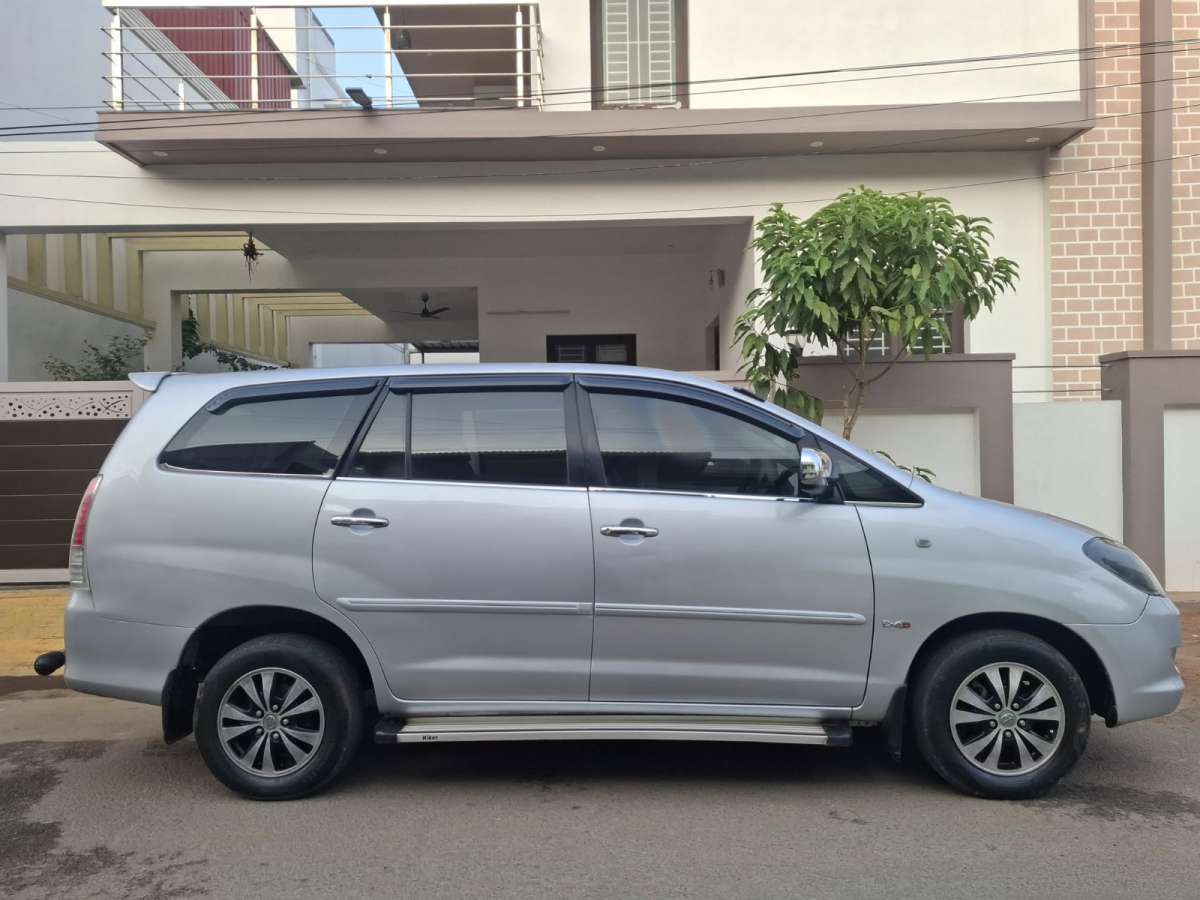 Toyota Innova - Image 5