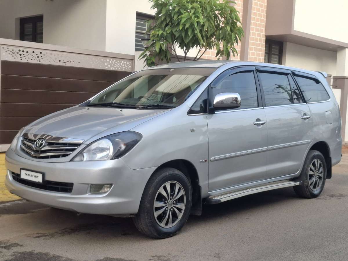 Toyota Innova - Image 3