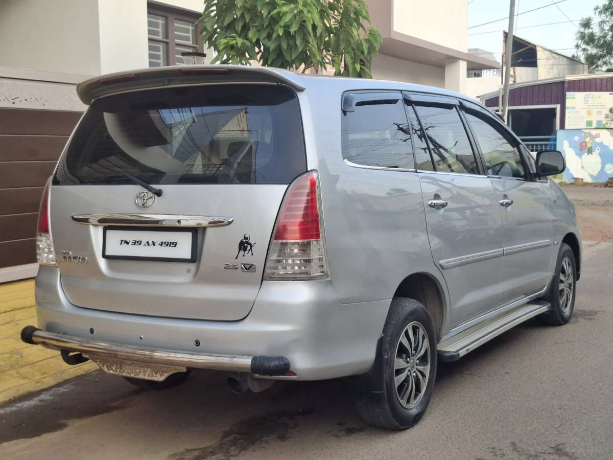 Toyota Innova - Image 7