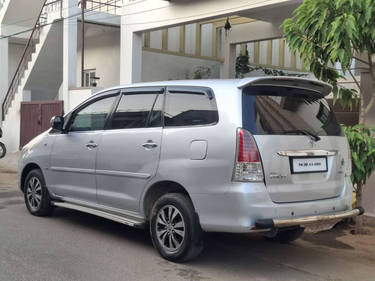 Toyota Innova - Image 6