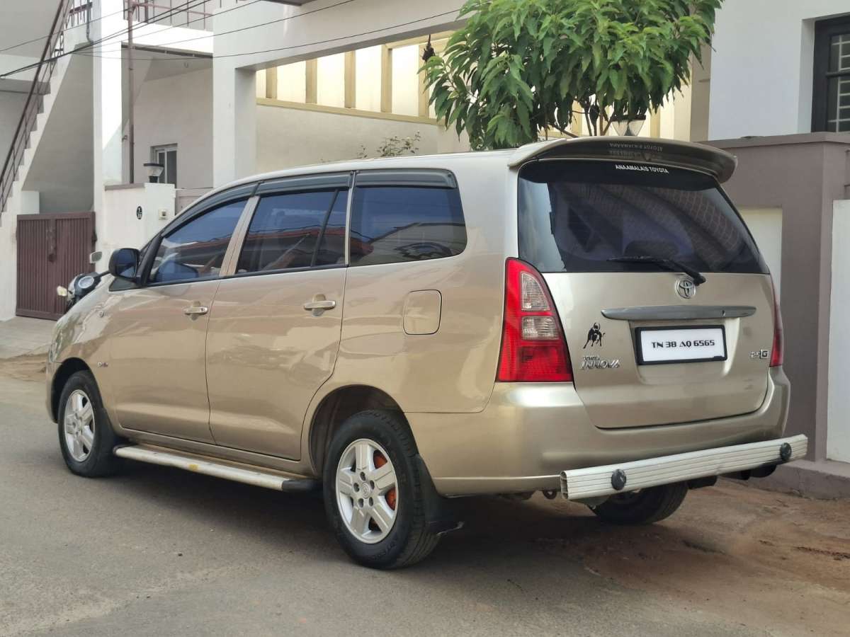 Toyota Innova - Image 8