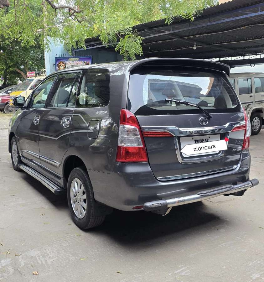 Toyota Innova - Image 6