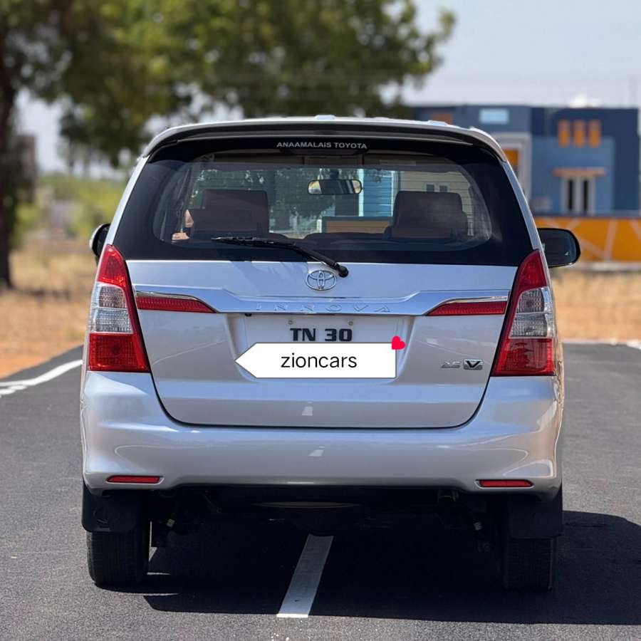 Toyota Innova - Image 8