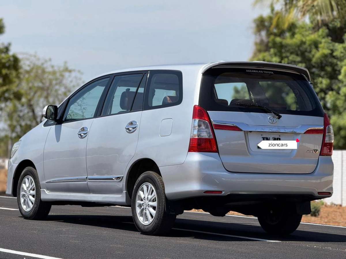 Toyota Innova - Image 7