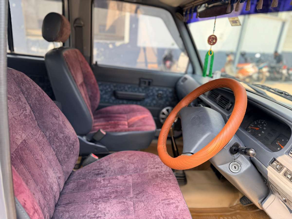 Toyota Qualis - Image 5