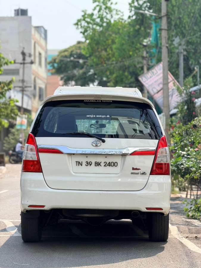 Toyota Innova - Image 2