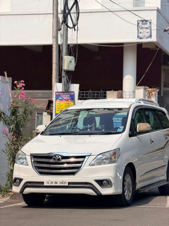 Toyota Innova - Image 3