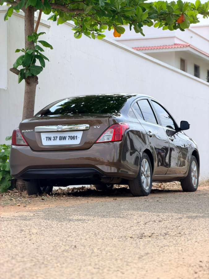 Nissan Sunny - Image 2