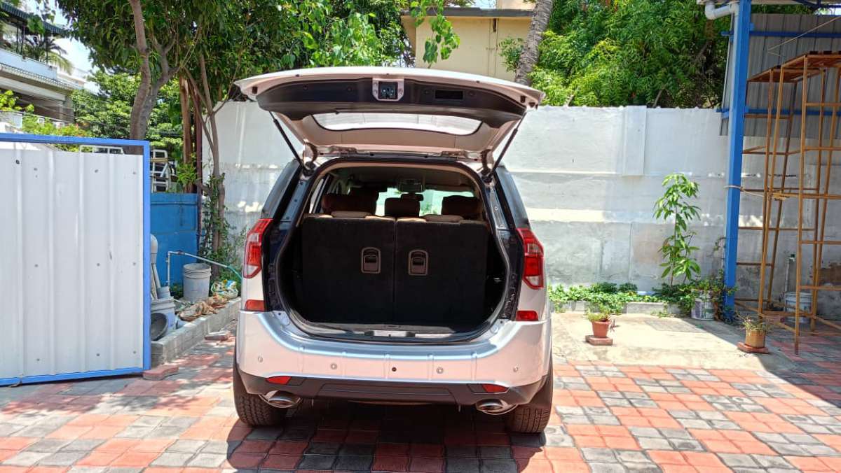 Mahindra XUV 500 - Image 4