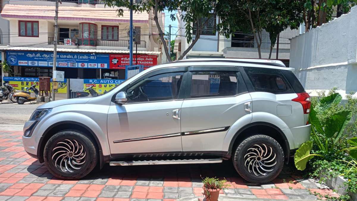 Mahindra XUV 500 - Image 7