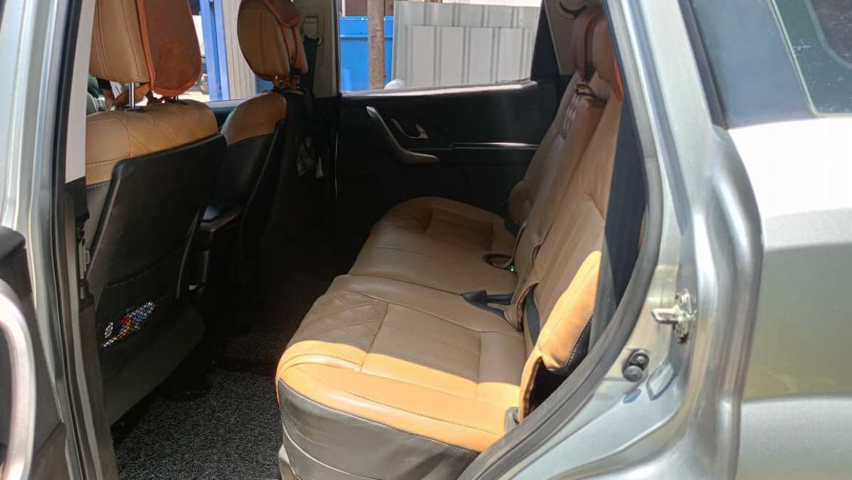 Mahindra XUV 500 - Image 10