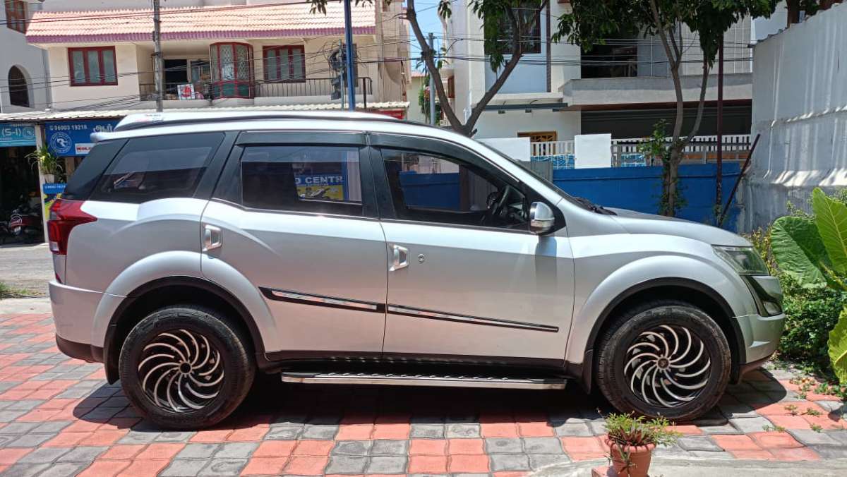 Mahindra XUV 500 - Image 8