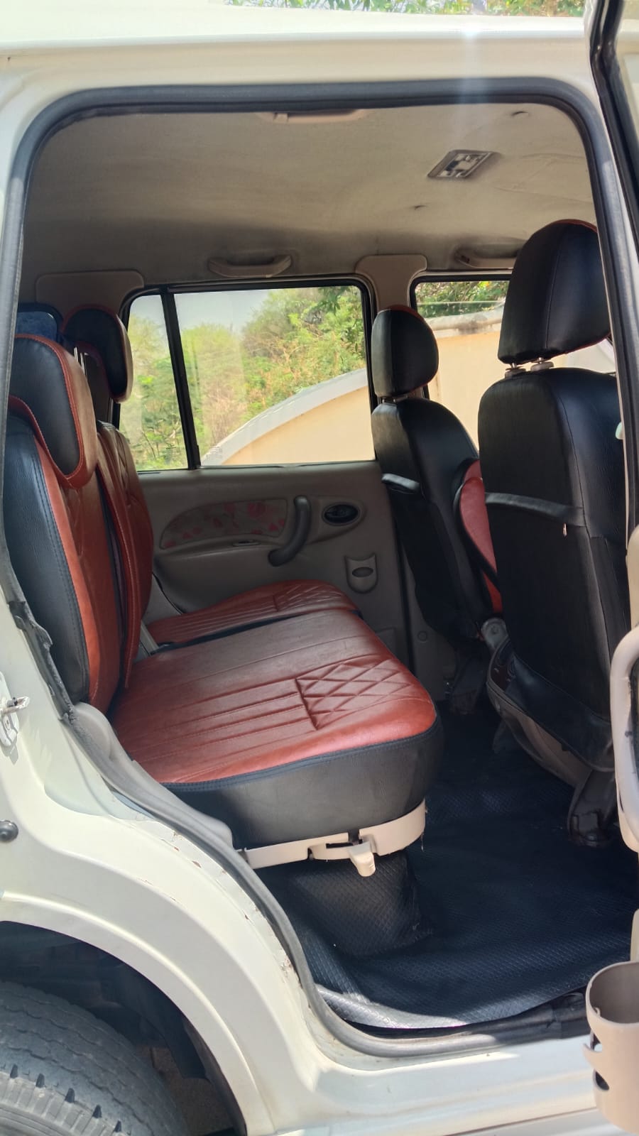 Mahindra Scorpio - Image 12