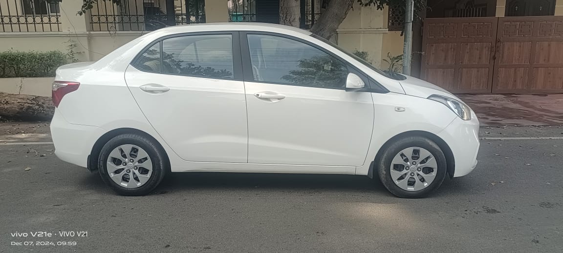 Hyundai Accent - Image 4