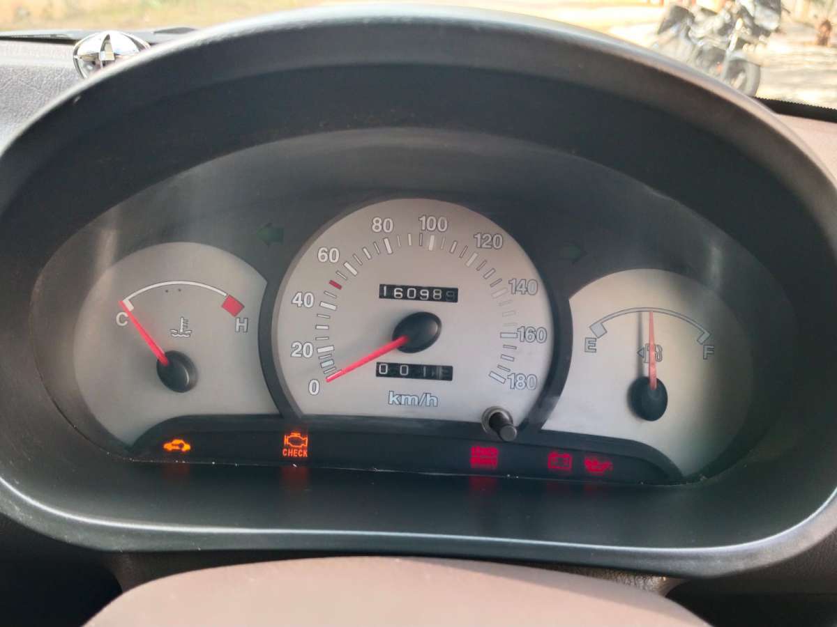 Hyundai Santro Xing - Image 3