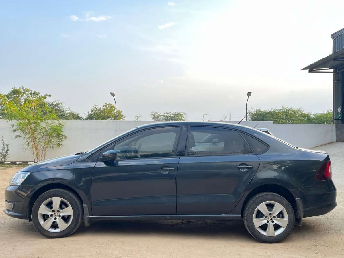 Skoda Rapid - Image 2