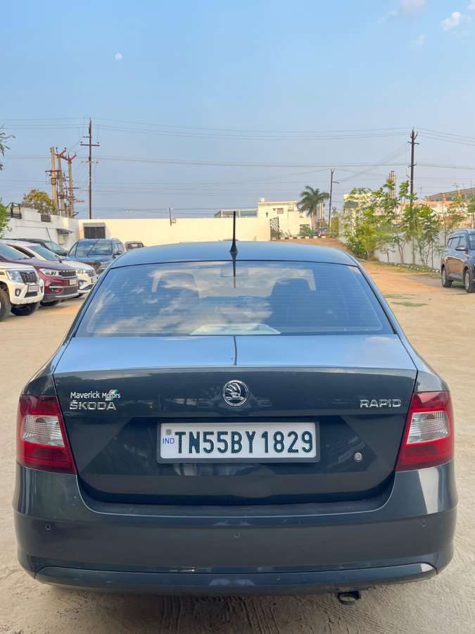 Skoda Rapid - Image 9