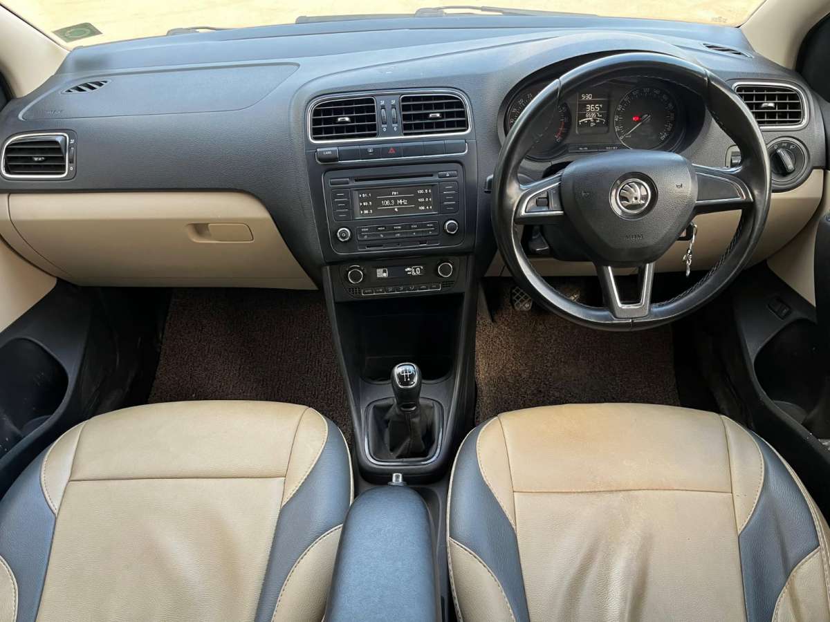 Skoda Rapid - Image 8