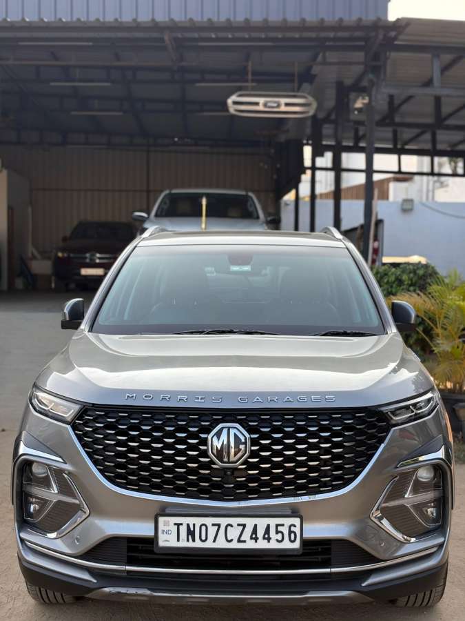 MG Hector Plus Super Hybrid MT 7 STR