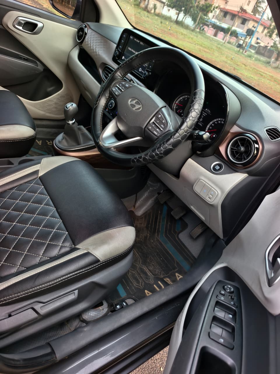 Hyundai Aura - Image 11