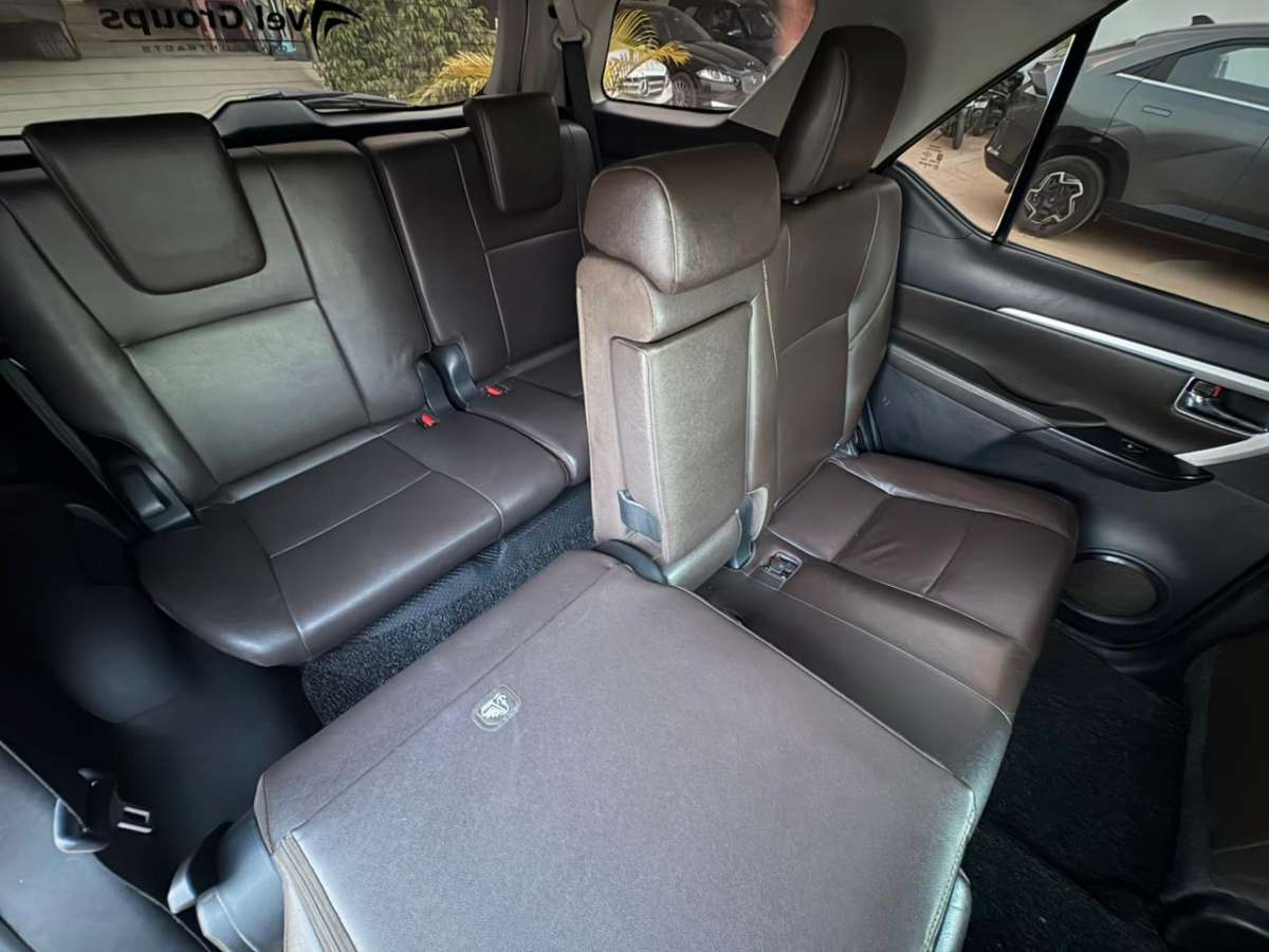 Toyota Fortuner - Image 5