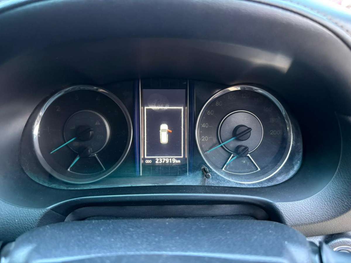 Toyota Fortuner - Image 8