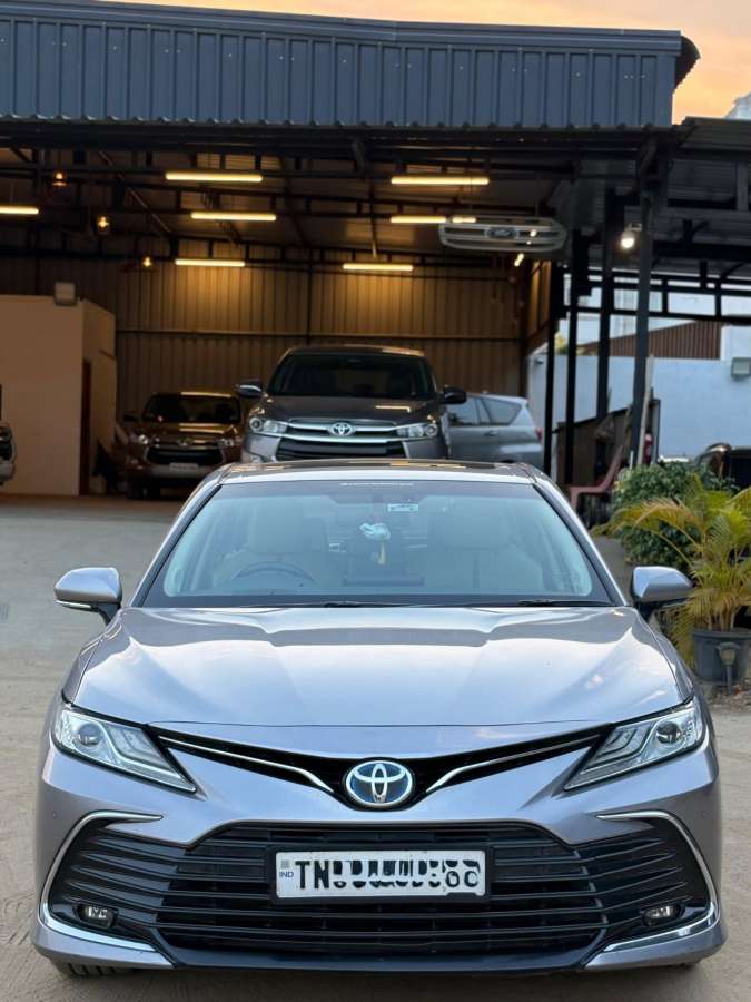 Toyota Camry - Image 10