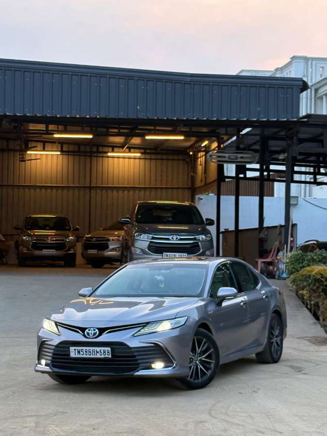 Toyota Camry - Image 4