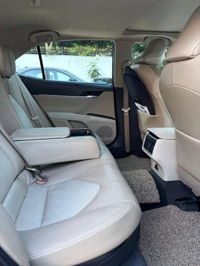 Toyota Camry - Image 2