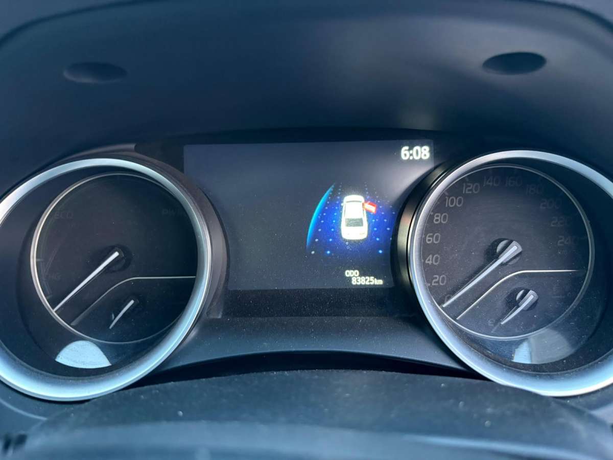 Toyota Camry - Image 5