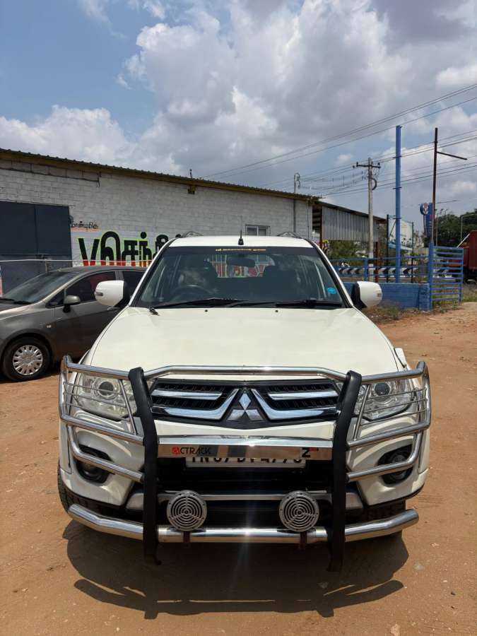 Mitsubishi Pajero Sport others