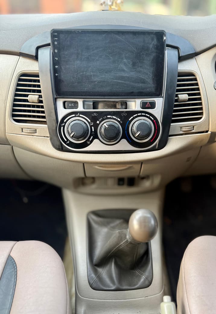 Toyota Innova - Image 10