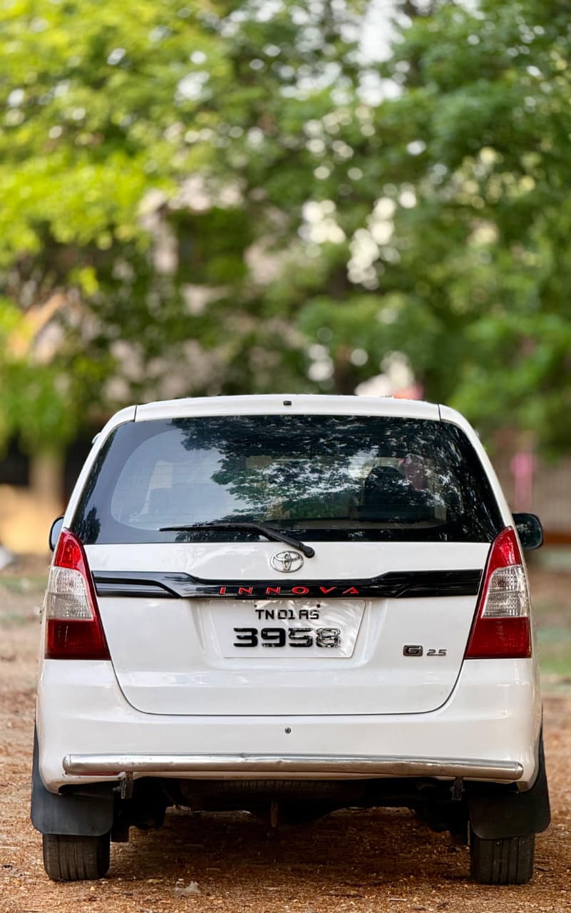 Toyota Innova - Image 2