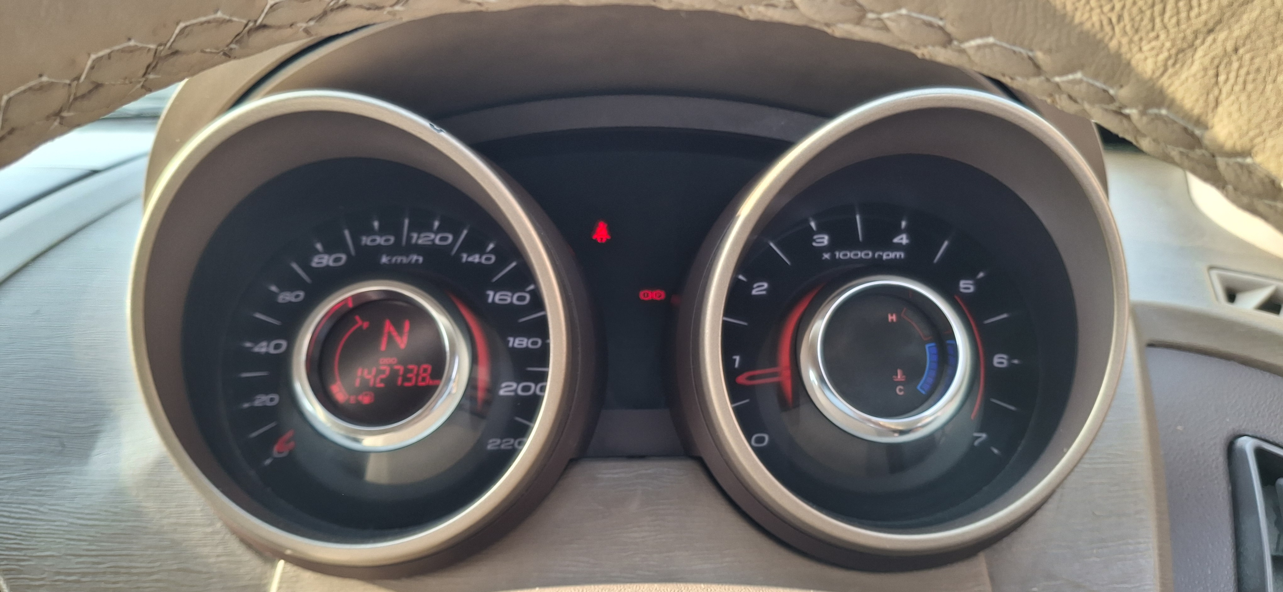 Mahindra XUV500 - Image 10