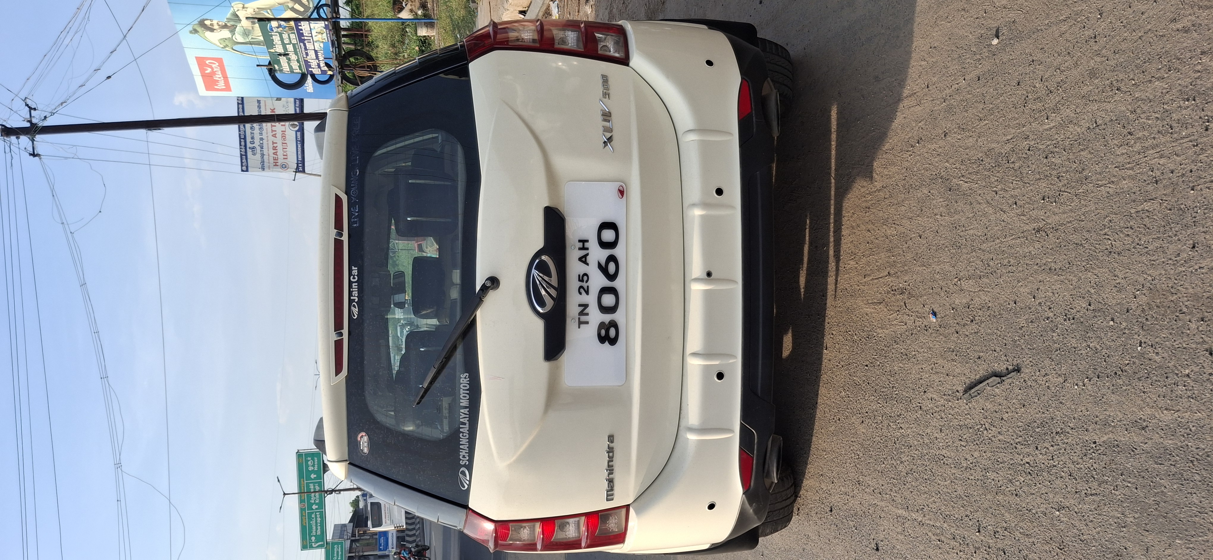 Mahindra XUV500 - Image 2