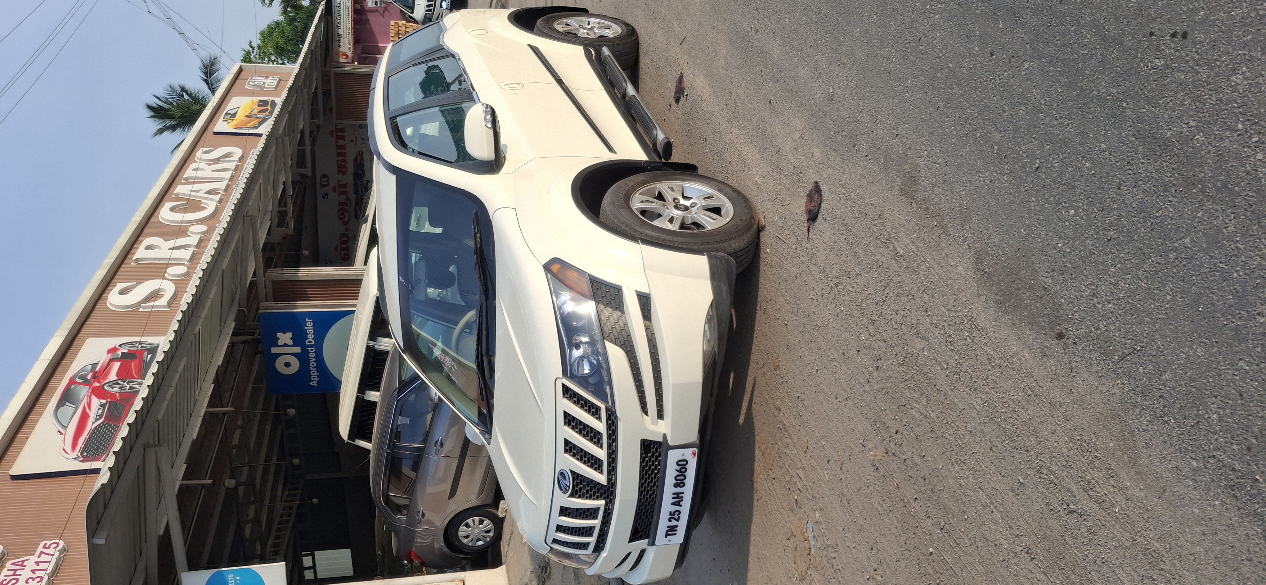 Mahindra XUV500 - Image 5