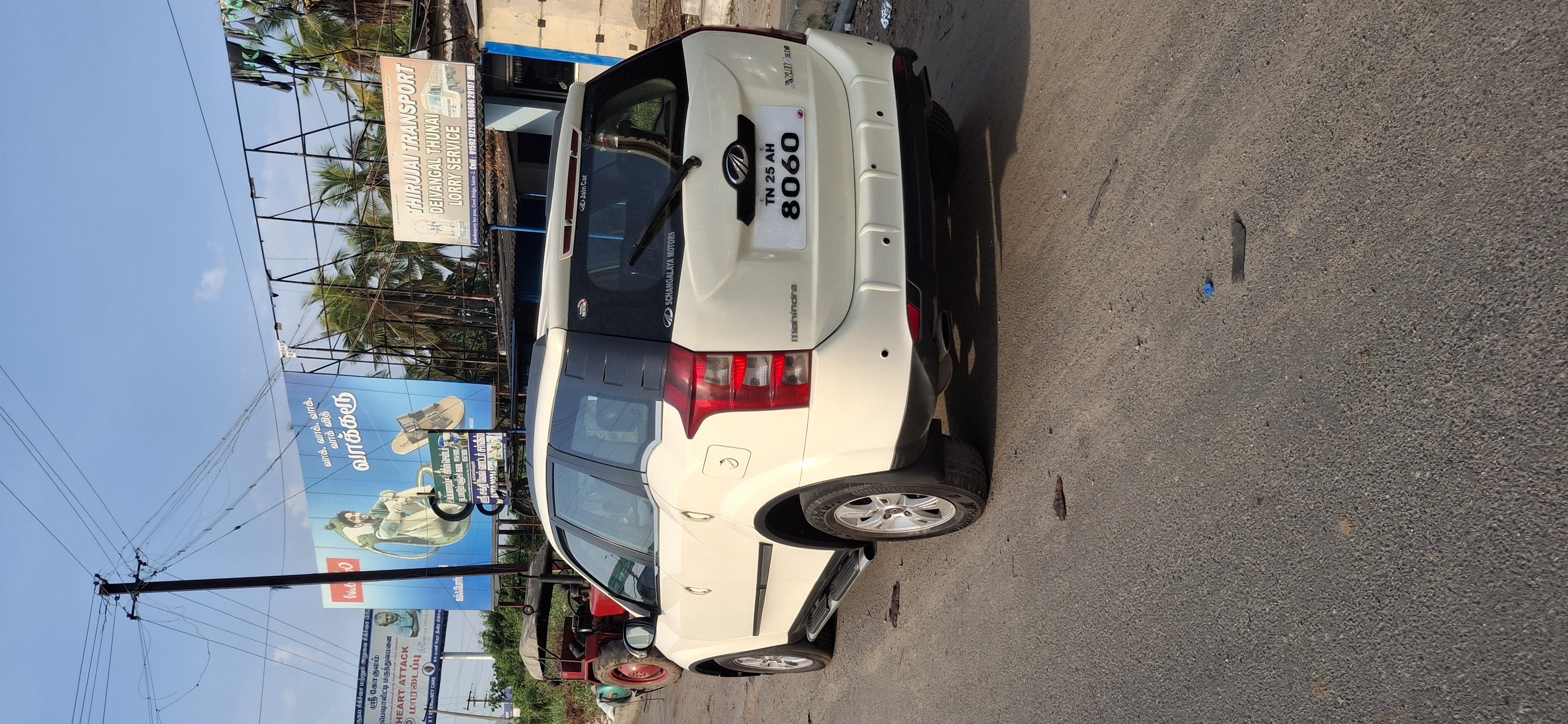 Mahindra XUV500 - Image 6