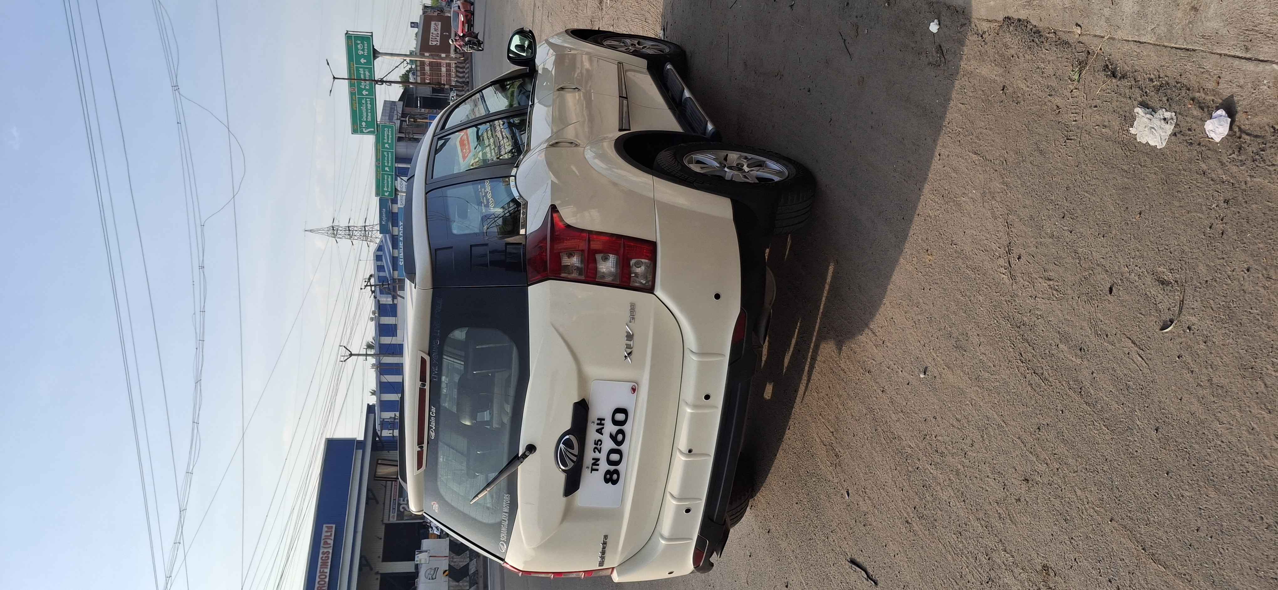 Mahindra XUV500 - Image 3
